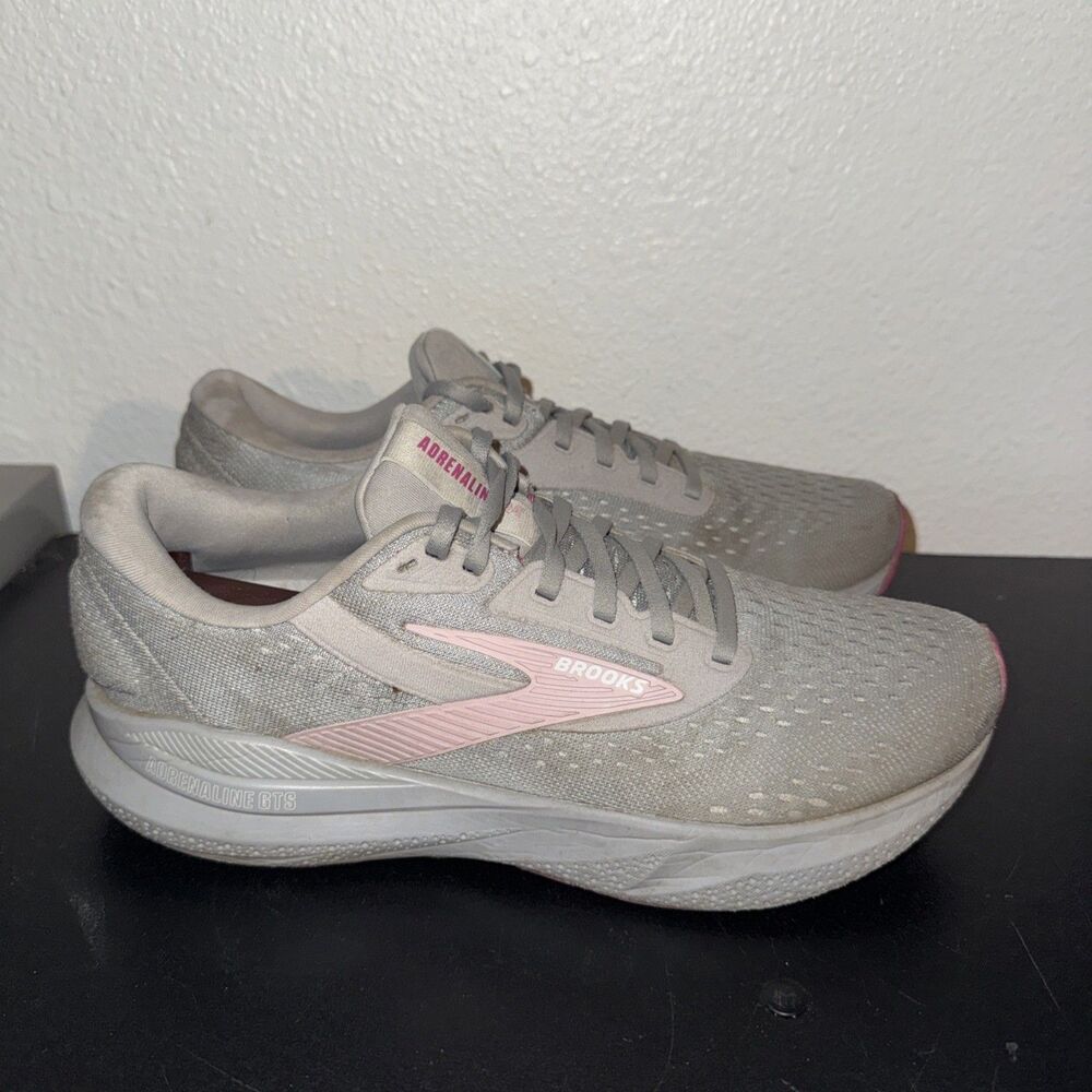 Brooks Adrenaline GTS 24 Shoes Women’s 9 B Gray Pink Running Shoes